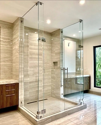 Badkamer met 8 mm glasdikte Douchekamer en alles-in-één ontwerp
