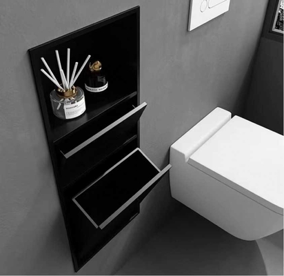 Verbeter uw badkamer met een strakke douche van roestvrij staal en een waterdicht ontwerp