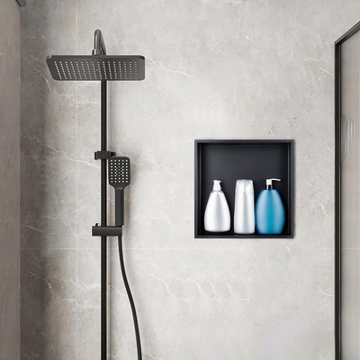 Verbeter de opslagruimte van uw badkamer met een moderne nichereiland van roestvrij staal en LED-licht
